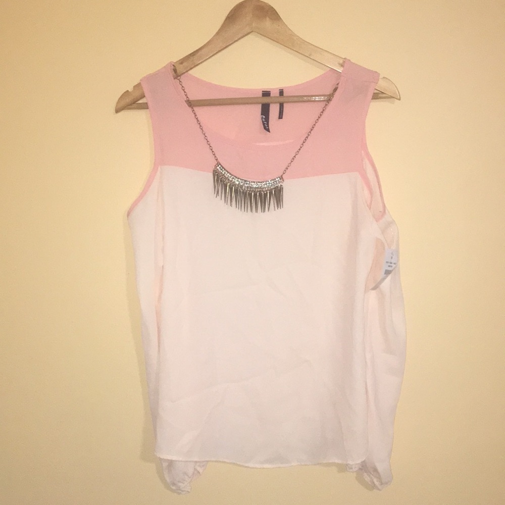 Beautiful open shoulder blouse perfect for Spring